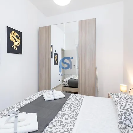 Al Posto Giusto - Self Check In * チェファル